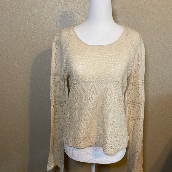 Gimmicks Cream Crochet w/ Tassel Top - Picture 2 of 14